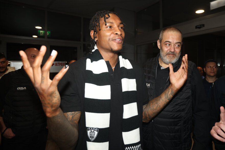 Κέβιν Πόρτερ Τζούνιορ: Τα βαμμένα ασπρόμαυρα νύχια και η πρώτη φωτογραφία με την φανέλα του ΠΑΟΚ 