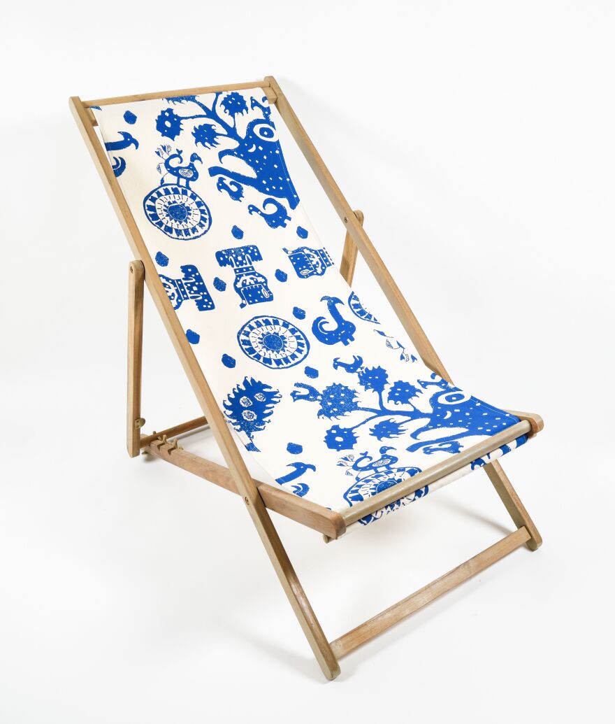 Μουσείο Μπενάκη: Συλλογή με καλλιτεχνικά αντικείμενα από βαμβακερό ύφασμα που φιλοξενεί στο Πωλητήριό του