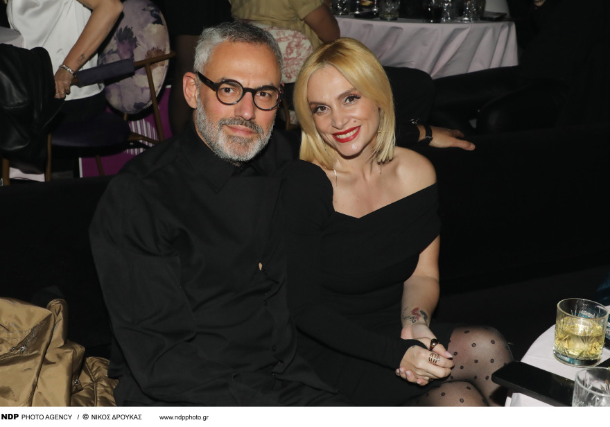 Ελεωνόρα Ζουγανέλη - Νίκος Συρίγος: Πόζαραν αγκαλιασμένοι σε βραδινή τους έξοδο