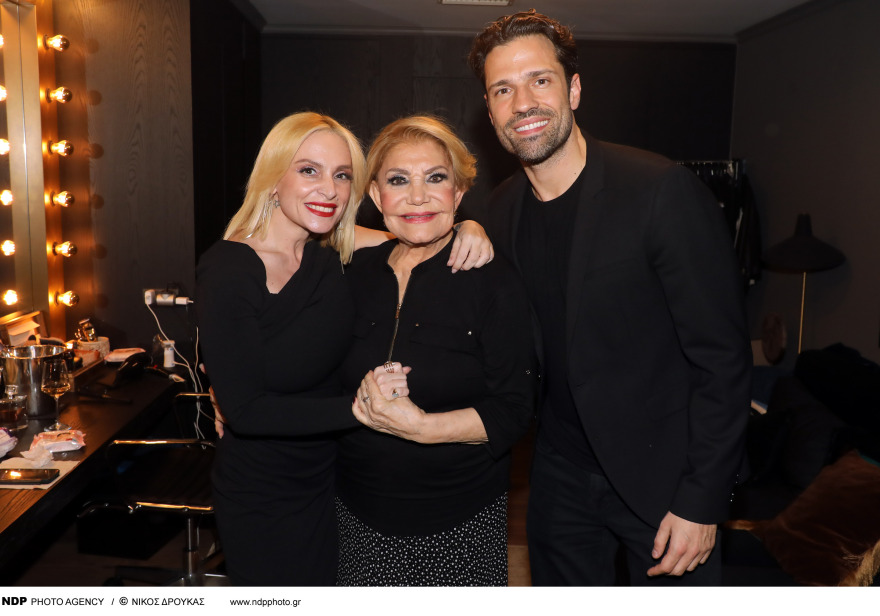 Ελεωνόρα Ζουγανέλη - Νίκος Συρίγος: Πόζαραν αγκαλιασμένοι σε βραδινή τους έξοδο