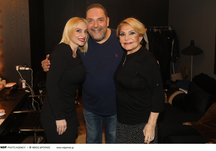 Ελεωνόρα Ζουγανέλη - Νίκος Συρίγος: Πόζαραν αγκαλιασμένοι σε βραδινή τους έξοδο