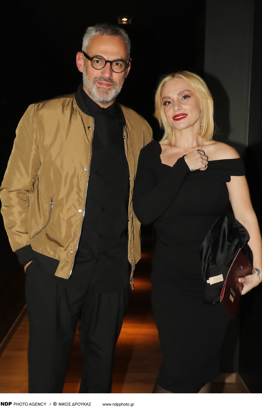 Ελεωνόρα Ζουγανέλη - Νίκος Συρίγος: Πόζαραν αγκαλιασμένοι σε βραδινή τους έξοδο