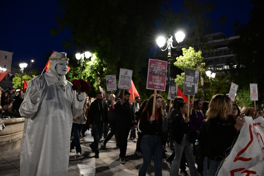 Άγιοι Ανάργυροι: Συγκεντρώσεις διαμαρτυρίας σε Αθήνα και Θεσσαλονίκη για τη δολοφονία της 28χρονης Κυριακής  - «Ήταν μια από εμάς»
