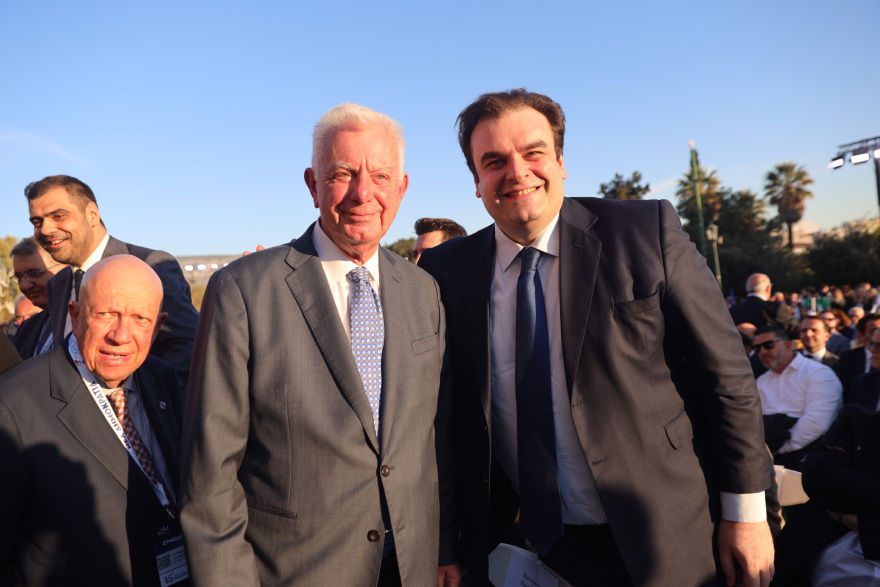 ΝΔ: Το βίντεο για τα 50 χρόνια - Από τον Κωνσταντίνο Καραμανλή στον Κυριάκο Μητσοτάκη 