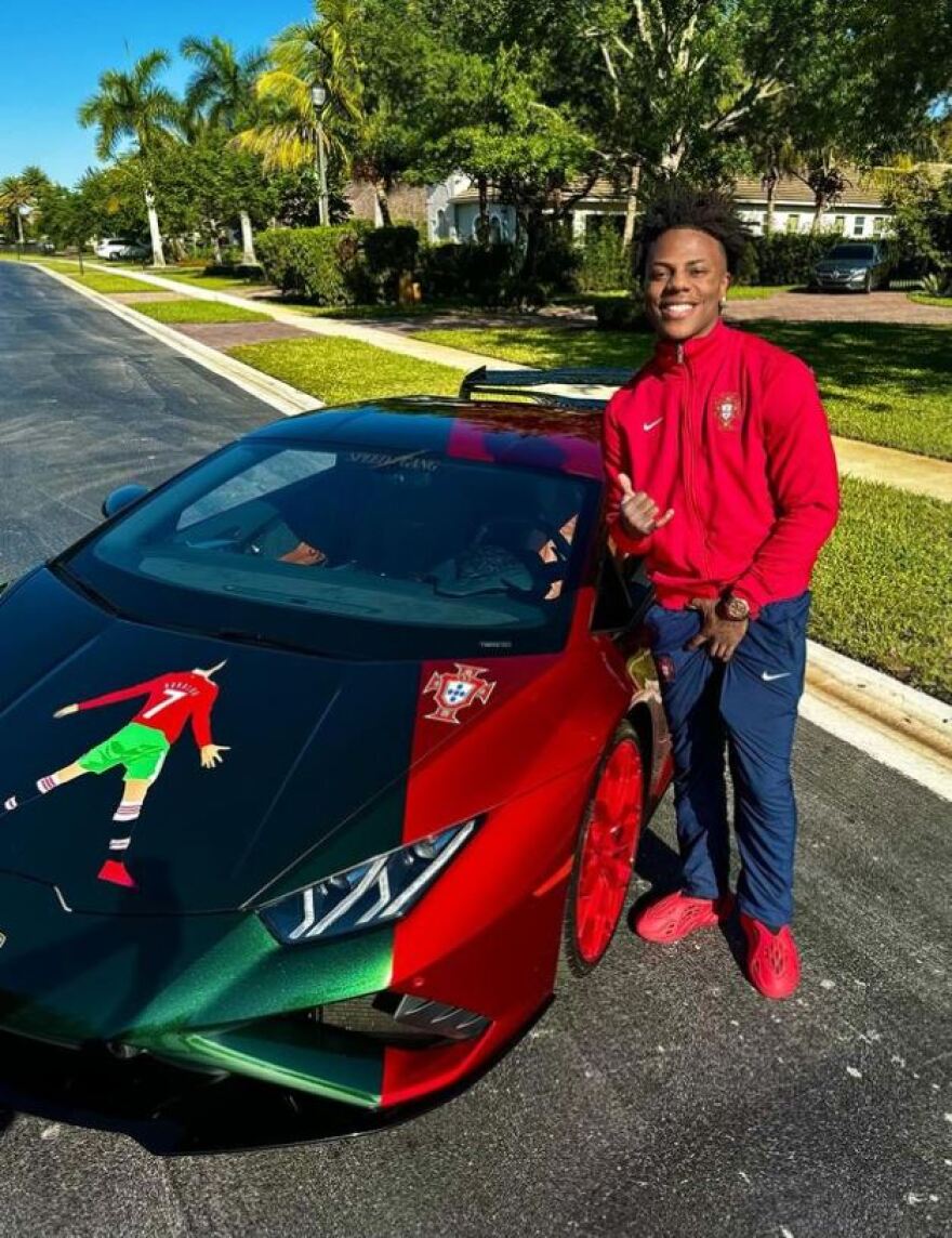 Αμερικανός YouTuber κυκλοφορεί με Lamborghini με την μορφή του Ρονάλντο - Βίντεο, φωτογραφίες 