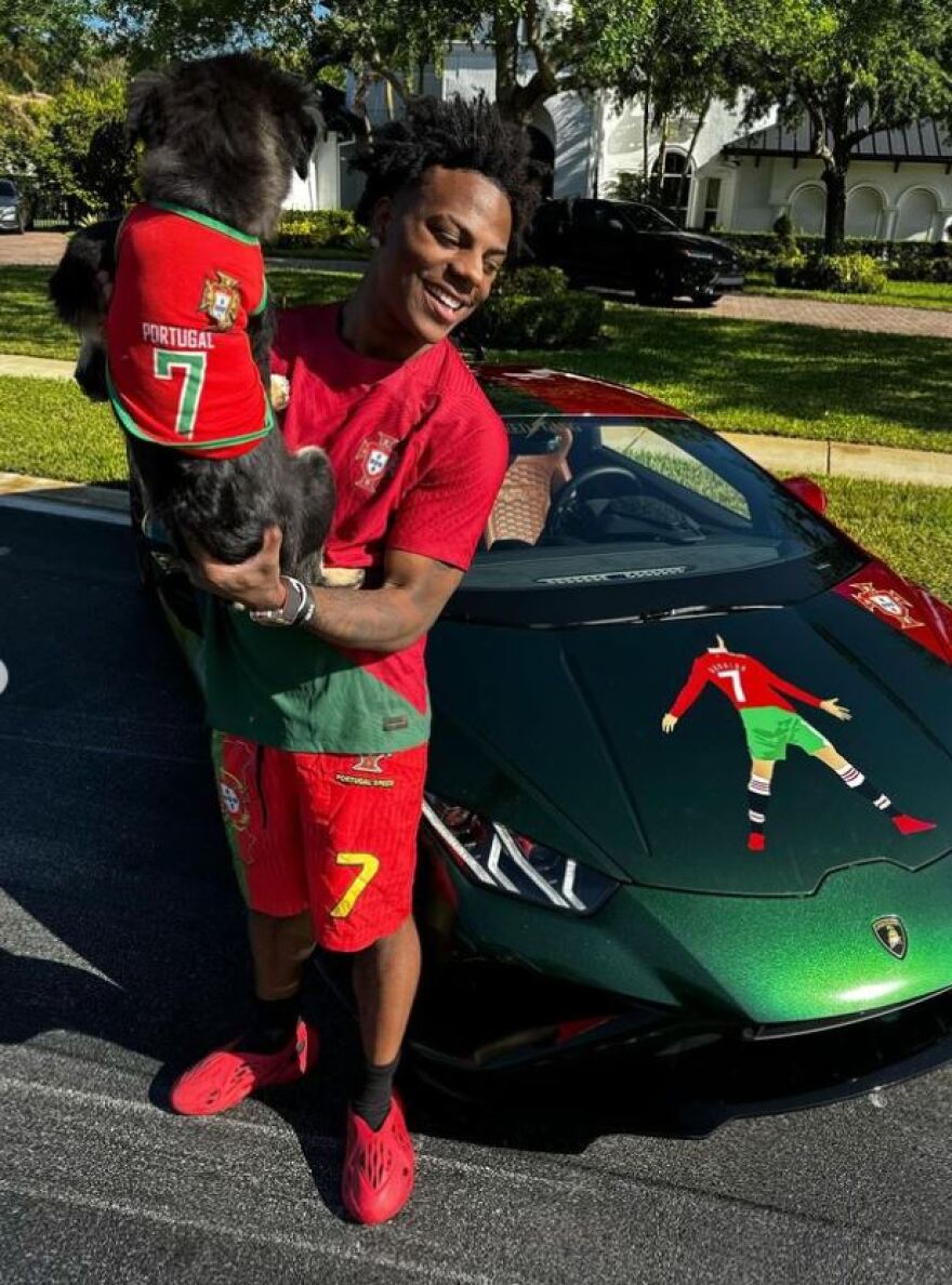 Αμερικανός YouTuber κυκλοφορεί με Lamborghini με την μορφή του Ρονάλντο - Βίντεο, φωτογραφίες 