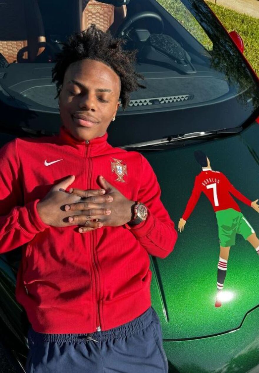 Αμερικανός YouTuber κυκλοφορεί με Lamborghini με την μορφή του Ρονάλντο - Βίντεο, φωτογραφίες 