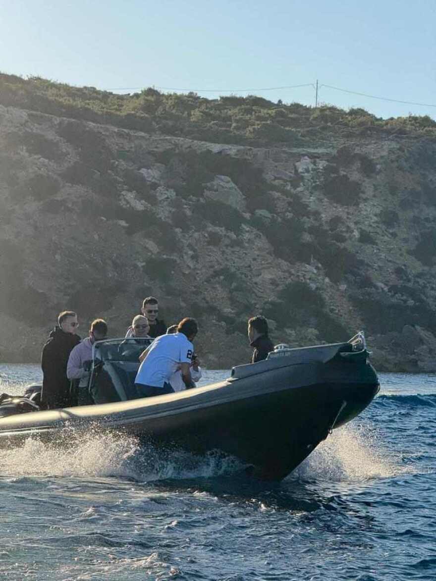 Κασσελάκης: Στη Γαύδο με φουσκωτό και καπετάνιο τον Αποστολάκη μετά το Ρέθυμνο - Δείτε βίντεο