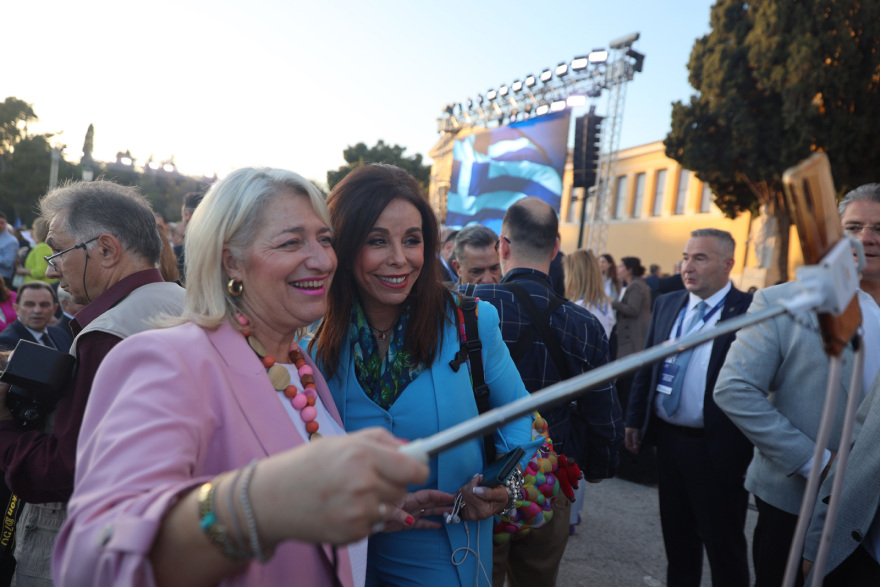 ΝΔ: Το βίντεο για τα 50 χρόνια - Από τον Κωνσταντίνο Καραμανλή στον Κυριάκο Μητσοτάκη 