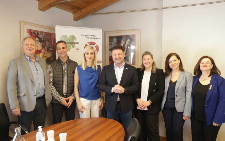 Περιφέρεια Αττικής: Πάνω από €5 εκατ. για 3 ξενώνες και 8 συμβουλευτικά κέντρα γυναικών - θυμάτων βίας