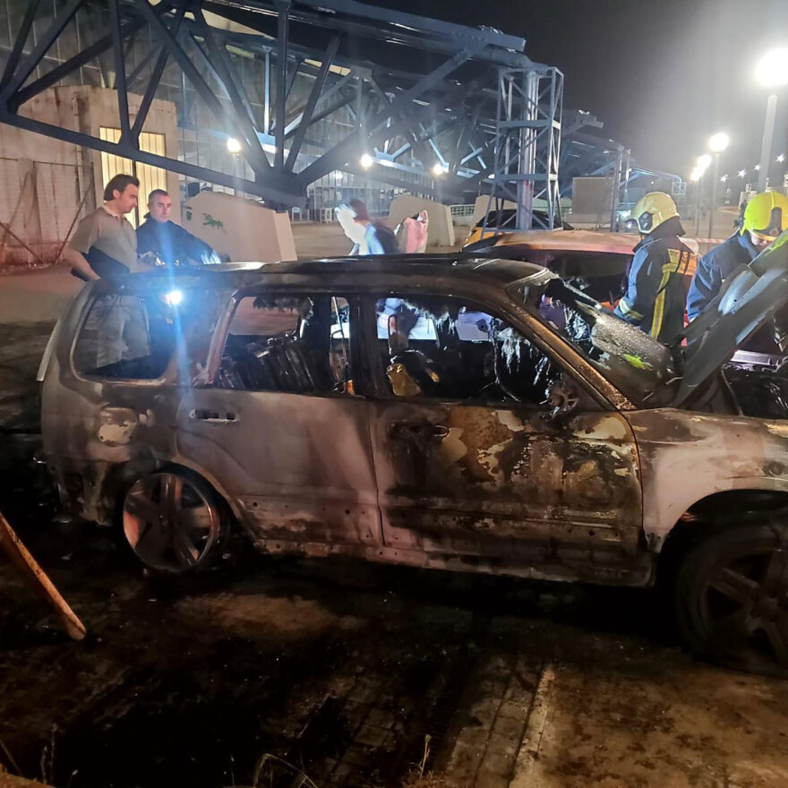 Γαλάτσι: Στις φλόγες τυλίχθηκε το αυτοκίνητο του ηθοποιού Γιώργου Αμούτζα - Δείτε βίντεο, φωτογραφίες