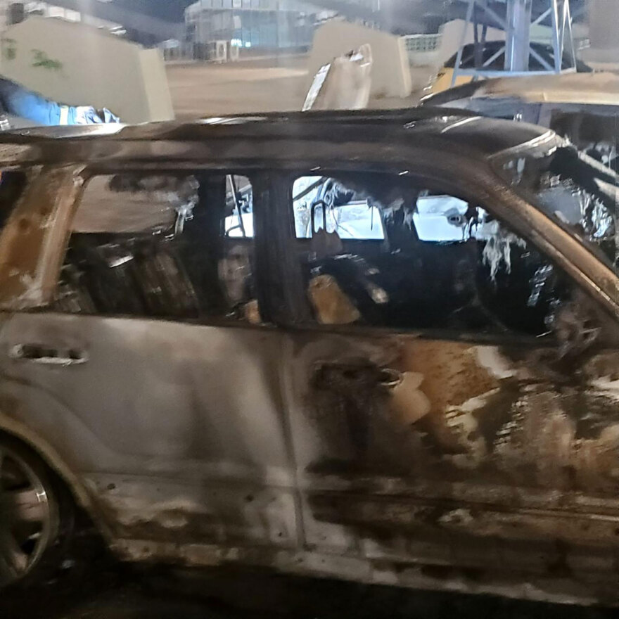 Γαλάτσι: Στις φλόγες τυλίχθηκε το αυτοκίνητο του ηθοποιού Γιώργου Αμούτζα - Δείτε βίντεο, φωτογραφίες