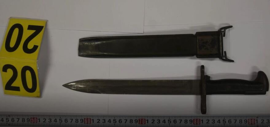 Πάτρα: Συνελήφθησαν δύο αρχαιοκάπηλοι - Κατασχέθηκαν μαχαίρια, σπαθιά και γκλοπ