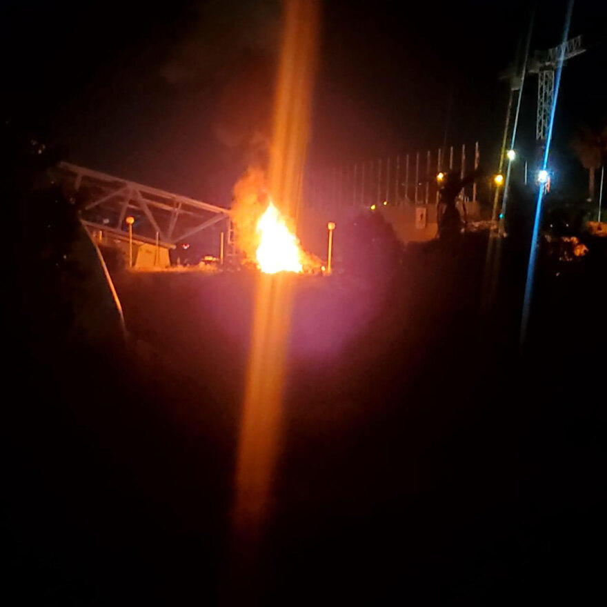 Γαλάτσι: Στις φλόγες τυλίχθηκε το αυτοκίνητο του ηθοποιού Γιώργου Αμούτζα - Δείτε βίντεο, φωτογραφίες