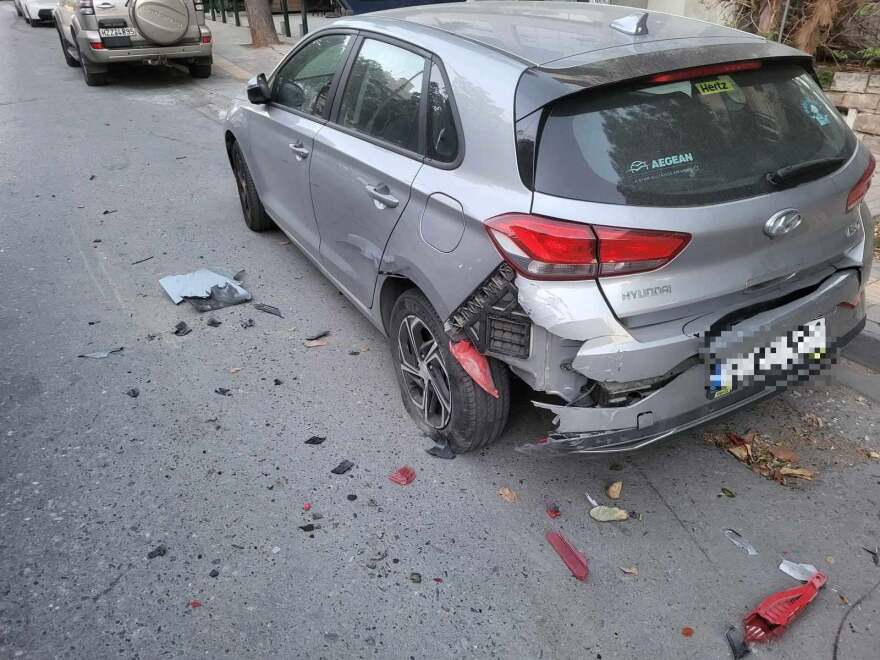 Ηράκλειο: Τρελή πορεία IX - Έπεσε πάνω σε σταθμευμένα οχήματα, ο οδηγός εξαφανίστηκε