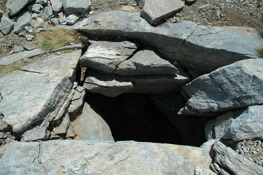 Δημήτρης Λιαντίνης: Ο διανοούμενος που έδωσε τέλος στη ζωή του σε μια σπηλιά του Ταϋγέτου - Τα αναπάντητα ερωτήματα