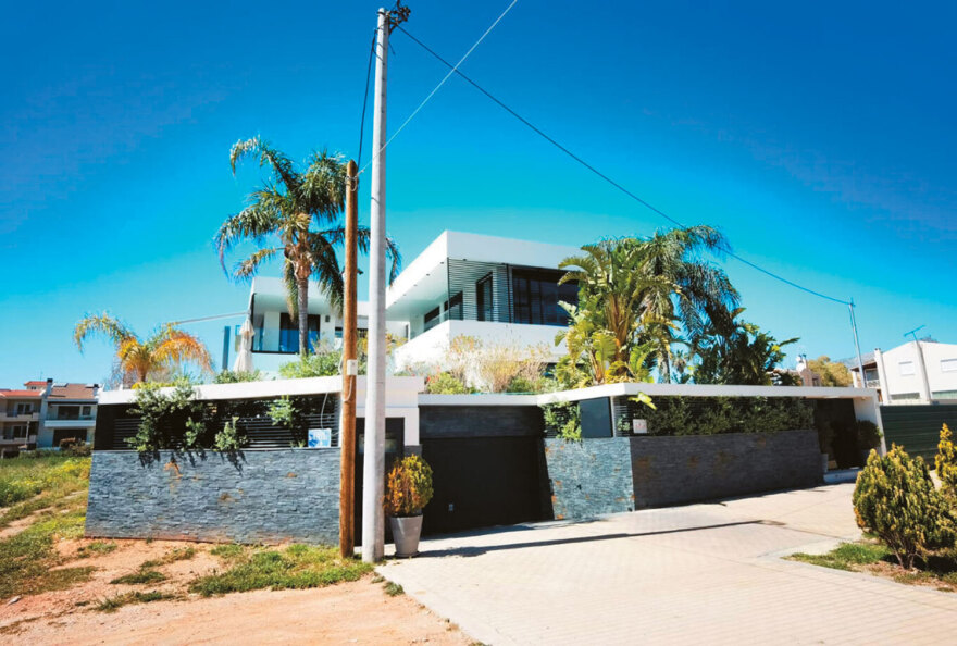  Ερικ Ροβέτα: Dolce vita στην Αθήνα με κλεμμένο πετρέλαιο από τον Μαδούρο και κρυπτονομίσματα $26 δισ.