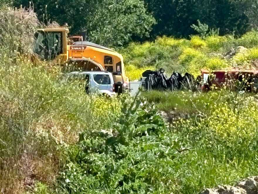 Τραγωδία στα Τέμπη: Ειδικά σκυλιά έφτασαν στον χώρο που φυλάσσονται τα χώματα - Βίντεο και φωτογραφίες