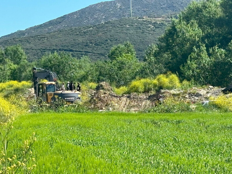 Τραγωδία στα Τέμπη: Ειδικά σκυλιά έφτασαν στον χώρο που φυλάσσονται τα χώματα - Βίντεο και φωτογραφίες