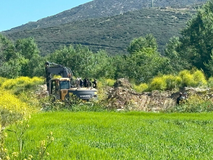 Τραγωδία στα Τέμπη: Ειδικά σκυλιά έφτασαν στον χώρο που φυλάσσονται τα χώματα - Βίντεο και φωτογραφίες
