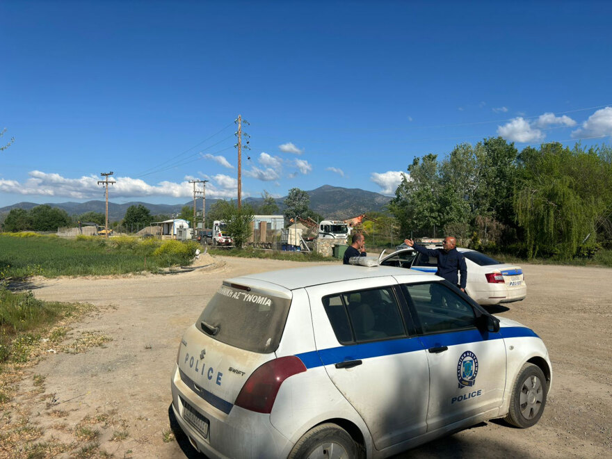 Τραγωδία στα Τέμπη: Ειδικά σκυλιά έφτασαν στον χώρο που φυλάσσονται τα χώματα - Βίντεο και φωτογραφίες