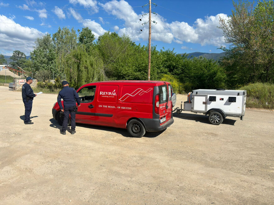 Τραγωδία στα Τέμπη: Ειδικά σκυλιά έφτασαν στον χώρο που φυλάσσονται τα χώματα - Βίντεο και φωτογραφίες