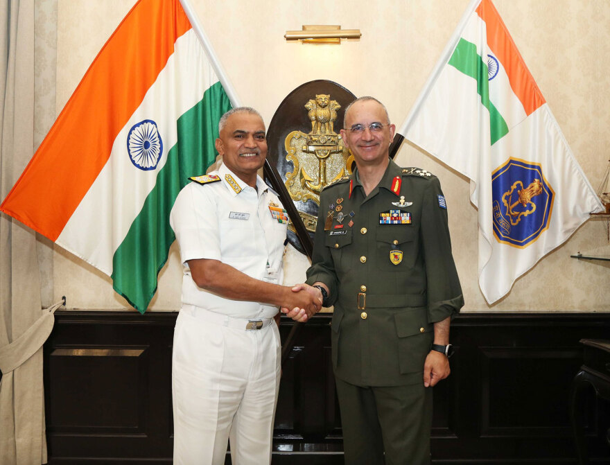 Επίσημη επίσκεψη του αρχηγού ΓΕΕΘΑ στην Ινδία - Υπεγράφη συμφωνία στρατιωτικής συνεργασίας, δείτε φωτογραφίες