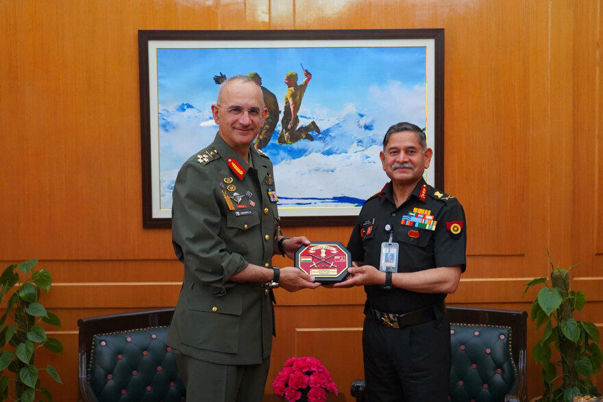 Επίσημη επίσκεψη του αρχηγού ΓΕΕΘΑ στην Ινδία - Υπεγράφη συμφωνία στρατιωτικής συνεργασίας, δείτε φωτογραφίες