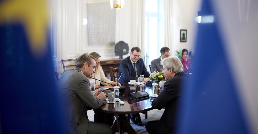 Εύσημα Τζεντιλόνι για την ελληνική οικονομία - Μητσοτάκης: Συνεχίζουμε τις μεταρρυθμίσεις με μεγάλη ταχύτητα