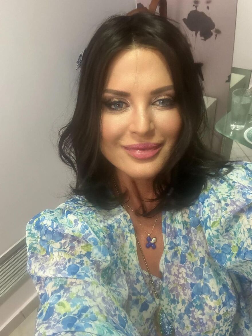 Μαρίνα Πατούλη: Εμφανίστηκε με μαύρο μαλλί στο Instagram