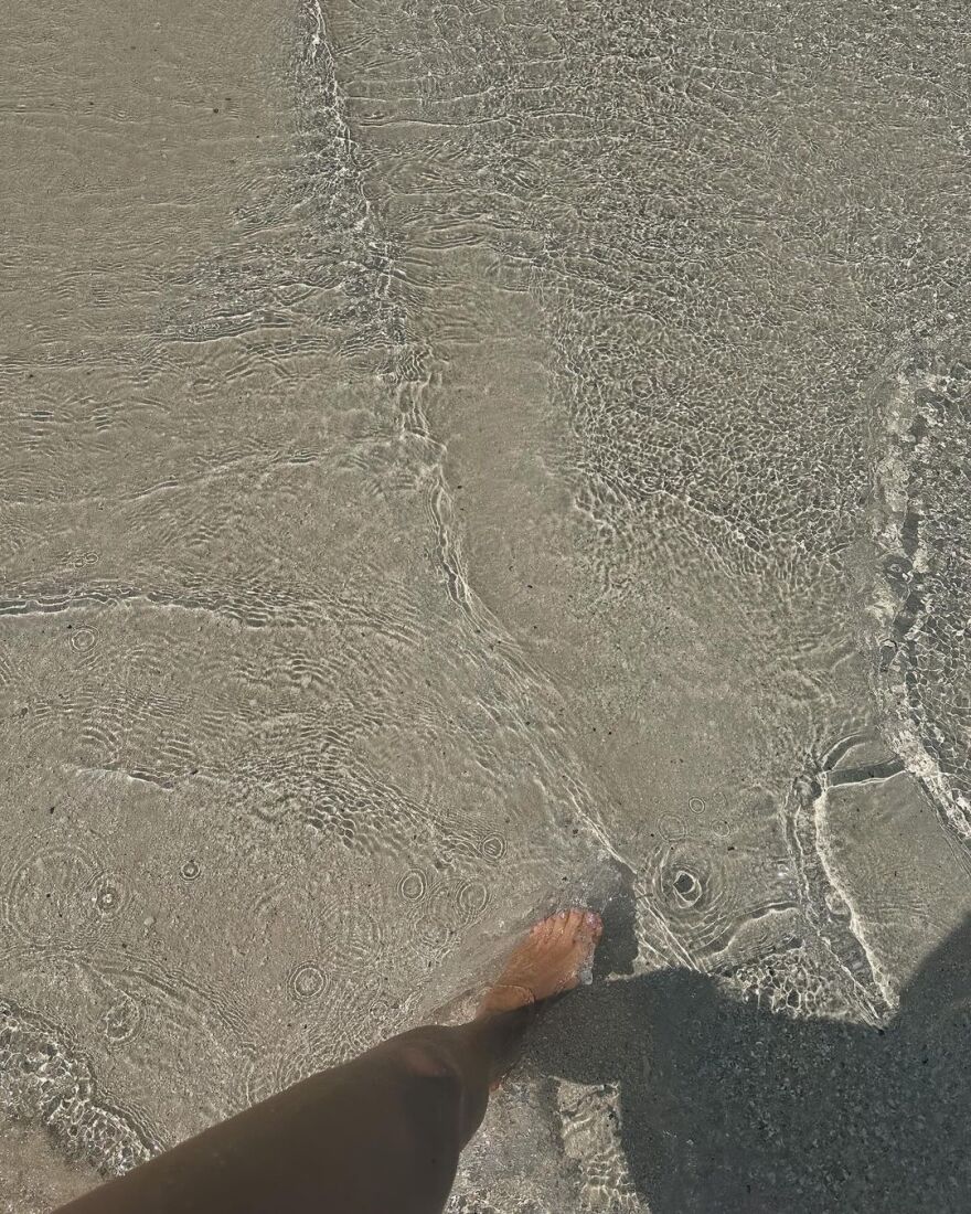 Κάιλι Τζένερ: Απολαμβάνει τις βουτιές της στη θάλασσα 