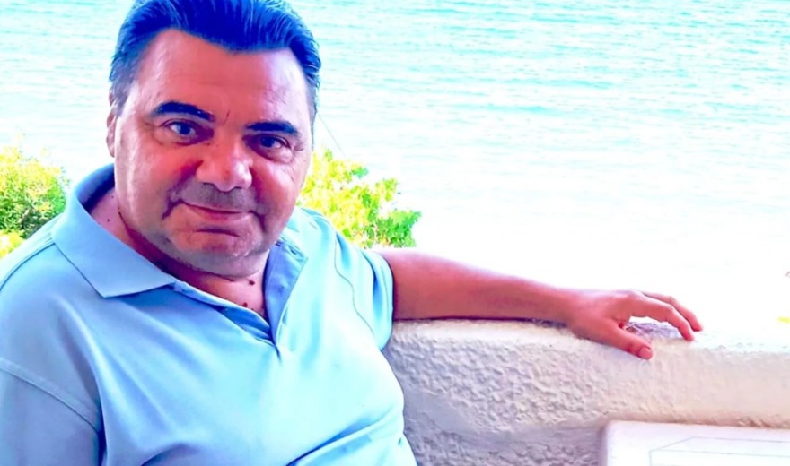 Μανώλης Γεωργιάδης: Έπαιξε 2 λεπτά και μετά έπεσε κάτω, λέει ο σκηνοθέτης της παράστασης