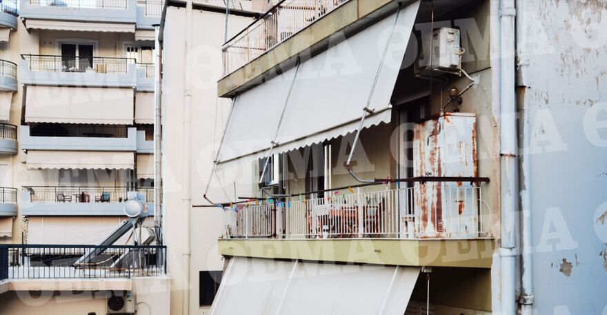 Ηλιούπολη: Γυμνός στο κρεβάτι της μάνας του βρέθηκε ο 36χρονος - Βασικό σενάριο να τη σκότωσε και να αυτοκτόνησε