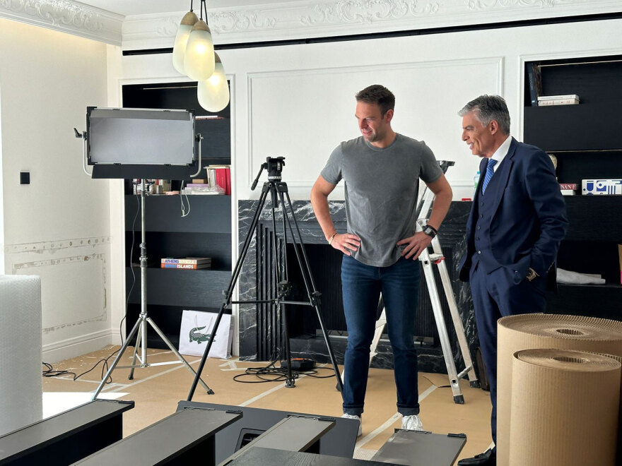 Ο Κασσελάκης έβαλε τις κάμερες μέσα στο υπό ανακαίνιση σπίτι του στο Κολωνάκι