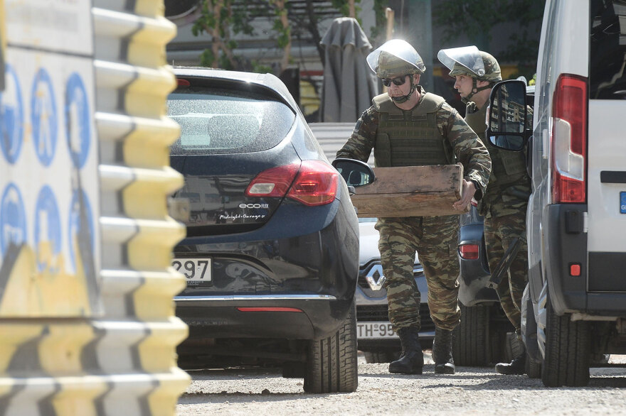 Φωτογραφίες και βίντεο: Βρέθηκε οβίδα του Β' Παγκοσμίου Πολέμου κοντά στην πλατεία Κυψέλης