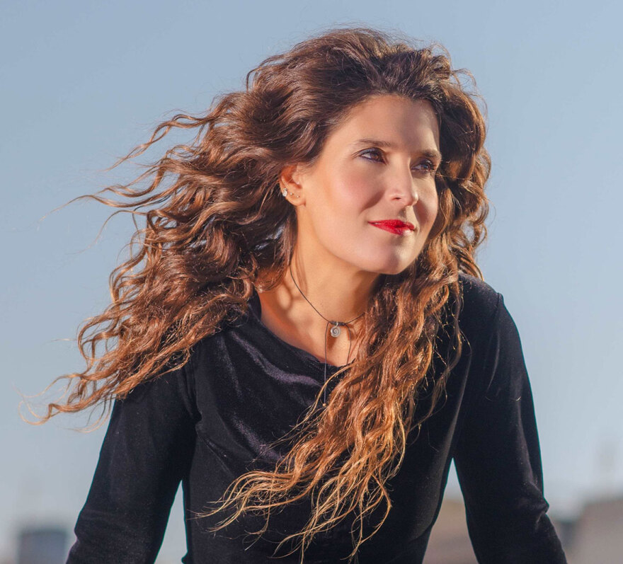 Η Μπέττυ Χαρλαύτη ερμηνεύει Λευτέρη Παπαδόπουλο