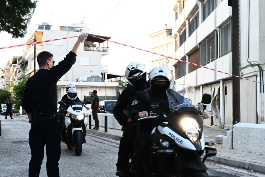 Γλυφάδα: «Ακούσαμε τις φωνές και σταματήσαμε» λένε οι αστυνομικοί - Πώς συνέβη το τραγικό περιστατικό