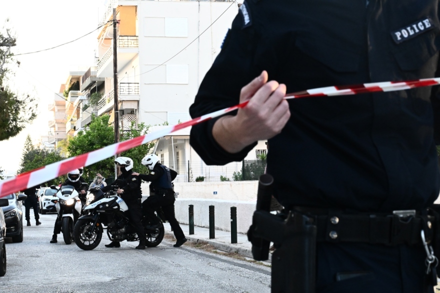 Γλυφάδα: «Ακούσαμε τις φωνές και σταματήσαμε» λένε οι αστυνομικοί - Πώς συνέβη το τραγικό περιστατικό