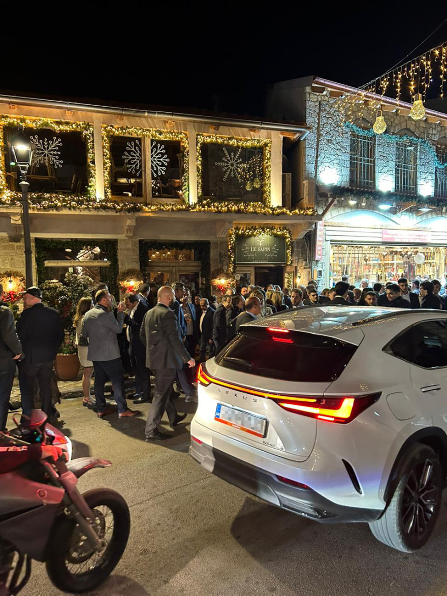 Το Φόρουμ των Δελφών... μπλόκαρε τον κεντρικό δρόμο της Αράχωβας - Δείτε φωτογραφίες