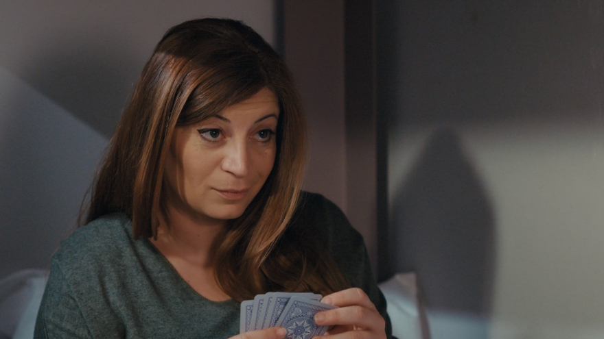 Γη της Ελιάς: Σπαραγμός στην κηδεία του Φίλιππου με τραγικά πρόσωπα τη Βασιλική και τη Χάιδω