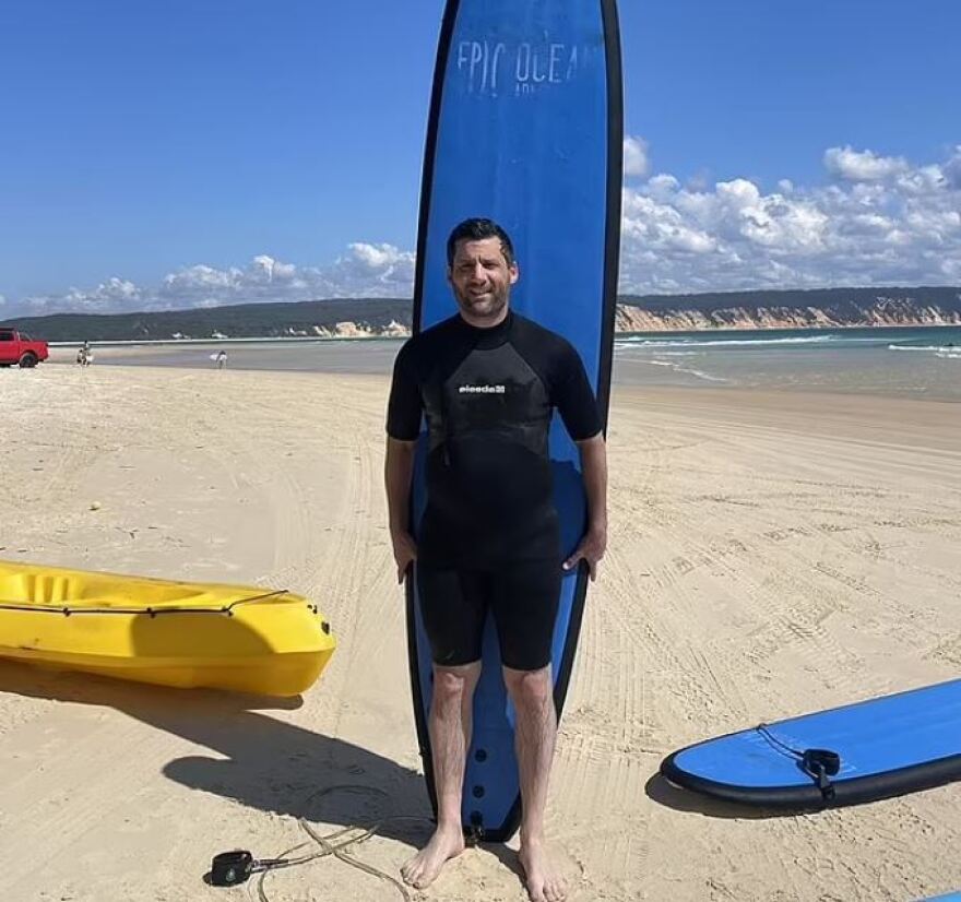 Επίθεση στο Σίνδνεϊ: Σέρφερ, συνοδός και εμμονικός με τα μαχαίρια ο δράστης