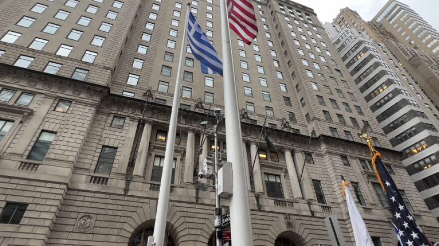 Νέα Υόρκη: Η παρέλαση των Ευζώνων της Προεδρικής Φρουράς για την έπαρση της σημαίας - Βίντεο και φωτογραφίες