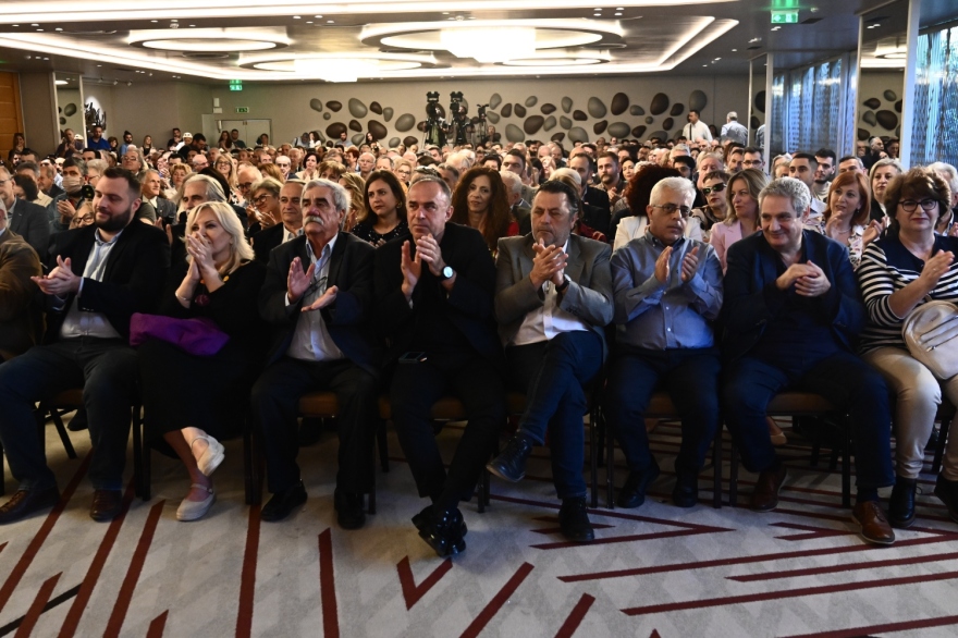 ΚΚΕ: Ο Κουτσούμπας παρουσίασε το ευρωψηφοδέλτιο – Κούνεβα, Ρίτσου, Ρίζος Μαρούδας και Ιωάννα Κολοβού στους υποψήφιους