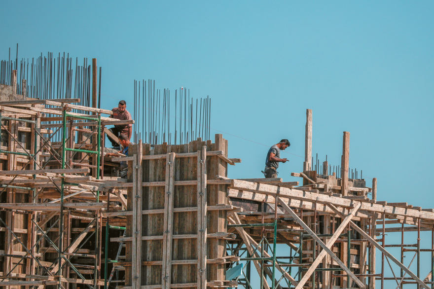 Νέος Οικοδομικός Κανονισμός: Μπλόκο  και καβγάδες για τις άδειες οικοδομής