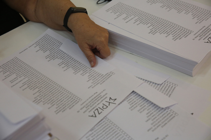 ΣΥΡΙΖΑ: Ψήφισαν 35.000 άτομα έως τις 12:30 - Στις 20:00 κλείνουν οι κάλπες για τους υποψηφίους της ευρωκάλπης