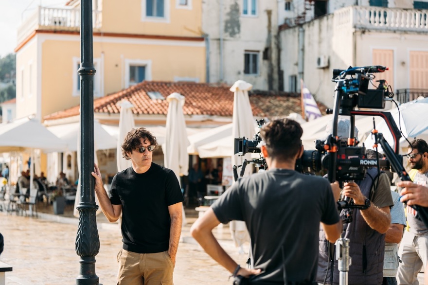 Maestro: Το MEGA κυκλοφόρησε φωτογραφίες από τα γυρίσματα της δεύτερης σεζόν 