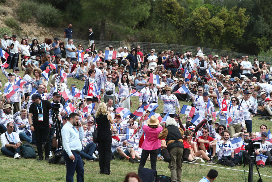 Ξεκίνησε το ταξίδι της Ολυμπιακής Φλόγας μετά την τελετή Αφής, δείτε βίντεο