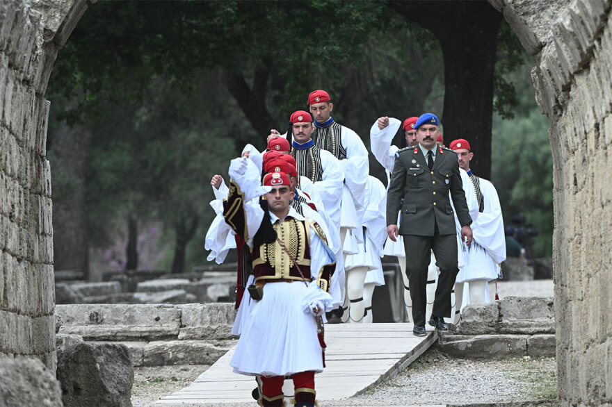 Ξεκίνησε το ταξίδι της Ολυμπιακής Φλόγας μετά την τελετή Αφής, δείτε βίντεο
