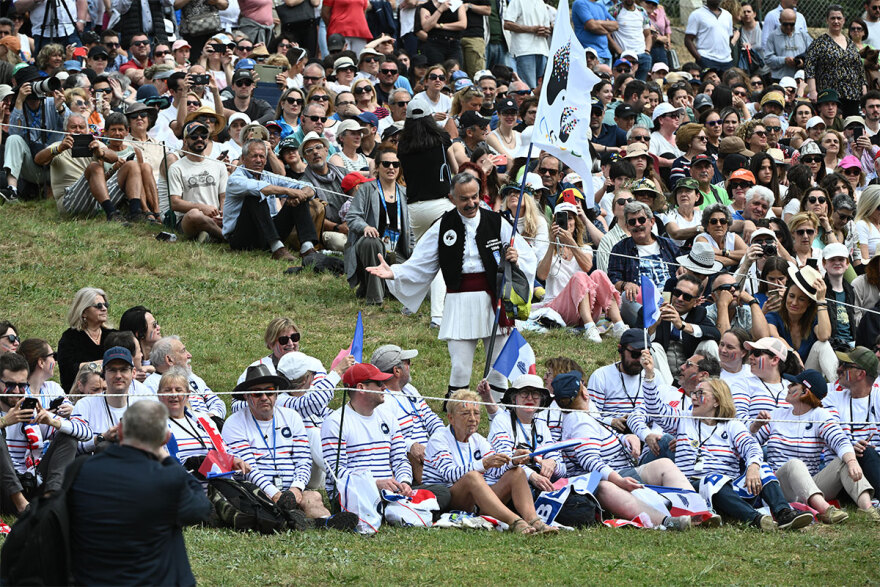 Ξεκίνησε το ταξίδι της Ολυμπιακής Φλόγας μετά την τελετή Αφής, δείτε βίντεο