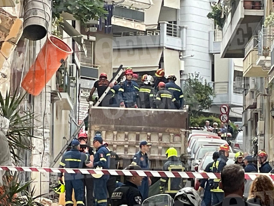 Πειραιάς: Ένας νεκρός αστυνομικός από την κατάρρευση κτηρίου στο Πασαλιμάνι -  7 προσαγωγές